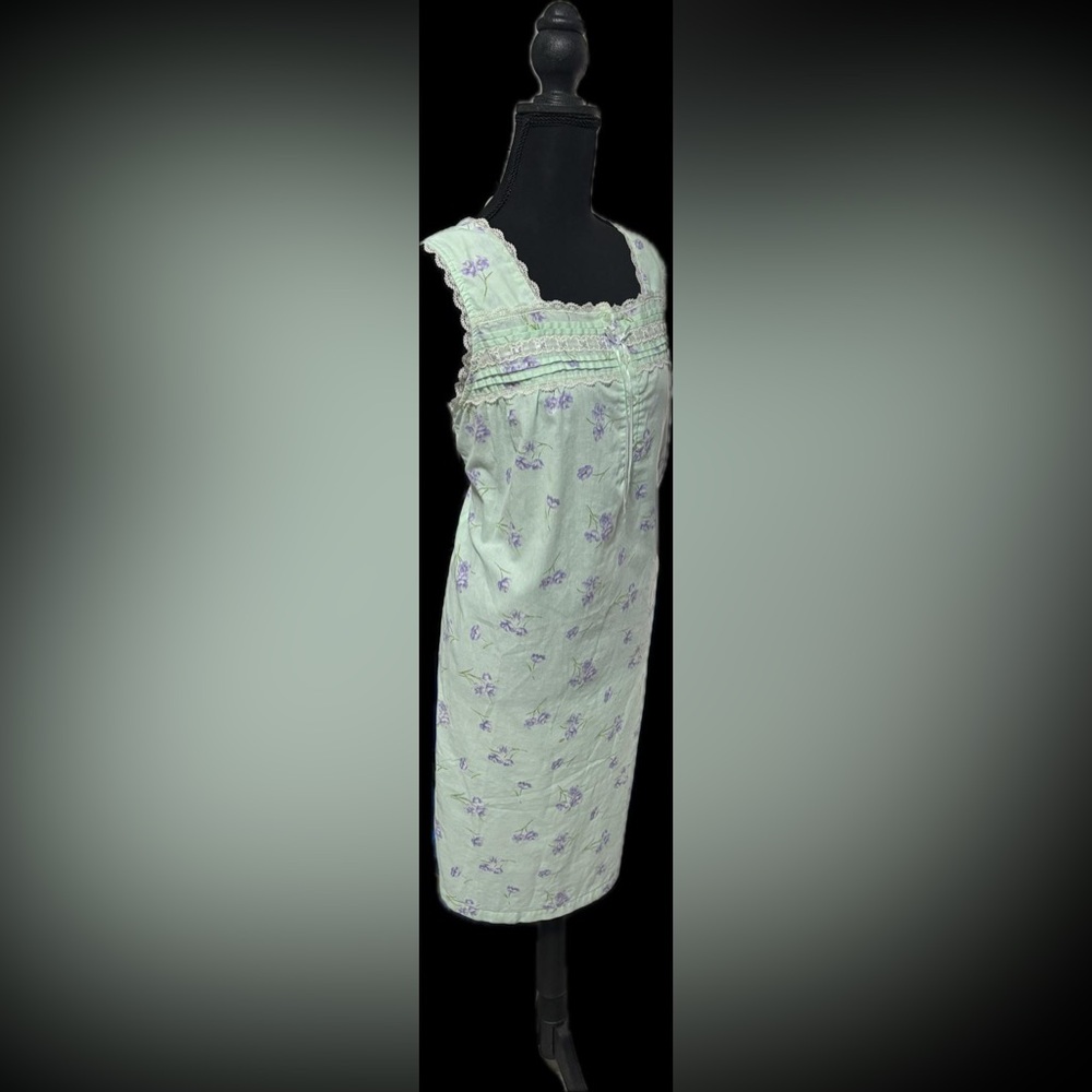 Vintage “Moon Dance” Ethereal Cottagecore Dress
Mint and Lavender Floral - Picture 2 of 9